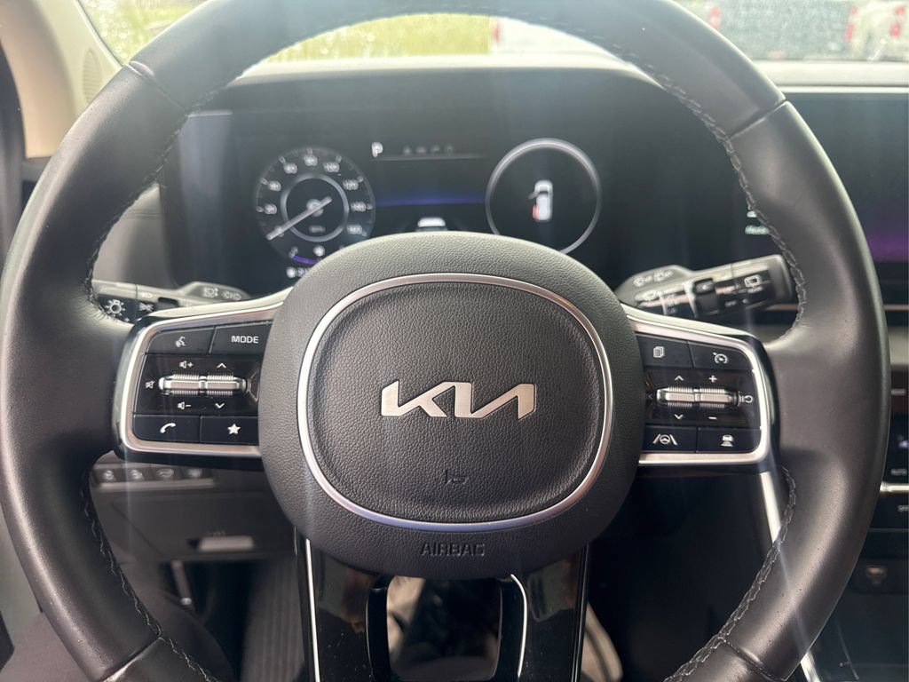 Used 2024 Kia Carnival SX FWD image 15