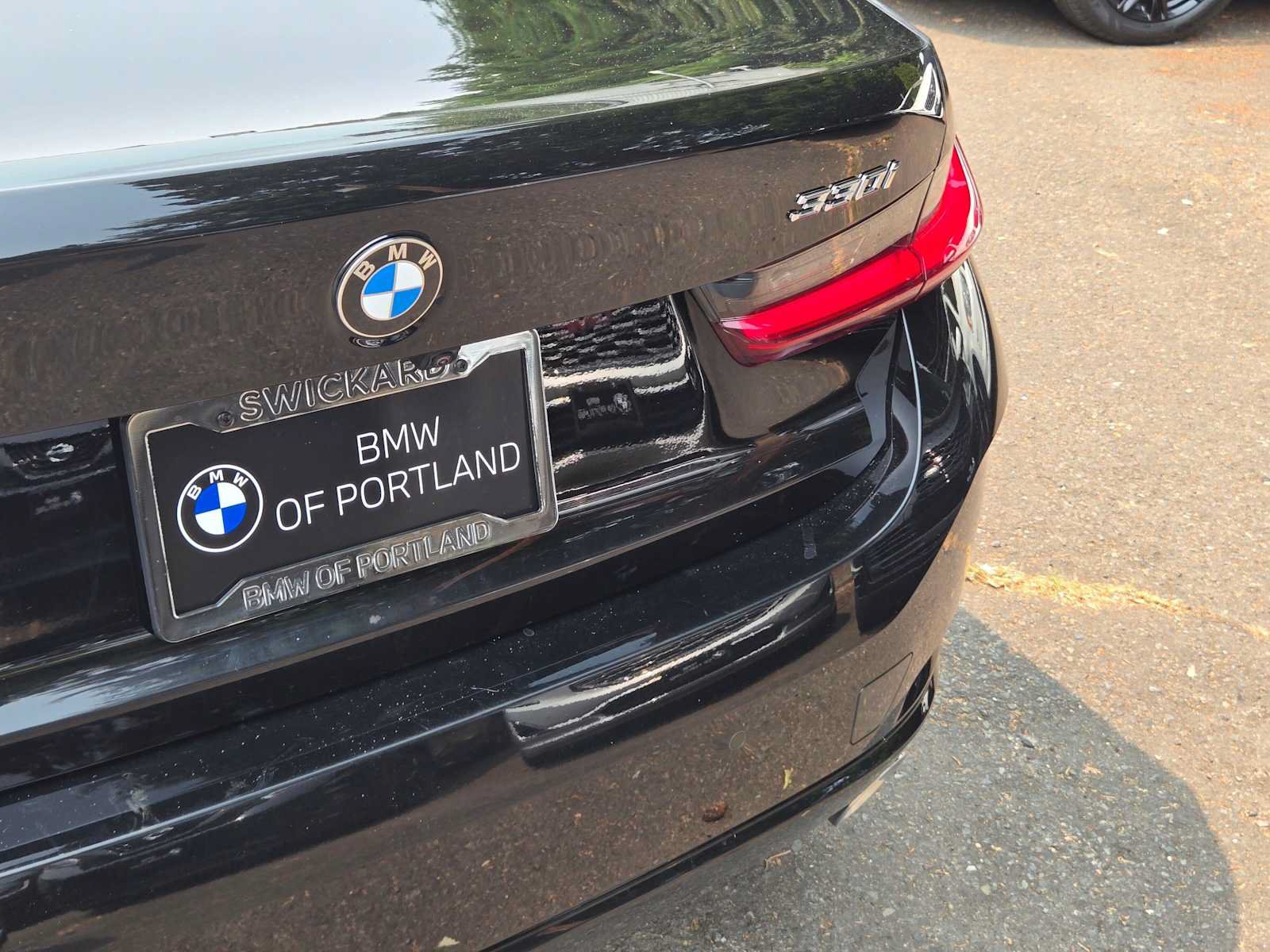 Used 2023 BMW 330i xDrive Sedan w/ Driving Assistance Package AWD/4WD image 14