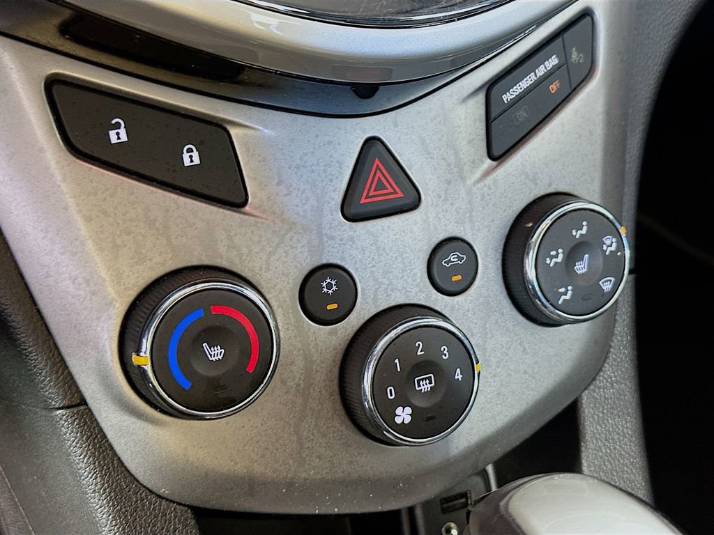 Used 2019 Chevrolet Sonic Premier FWD image 15