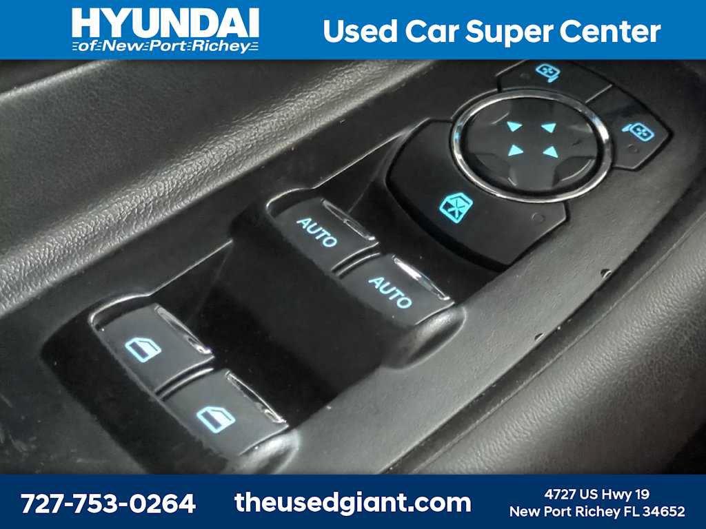 Used 2015 Ford Taurus Limited w/ Equipment Group 301A FWD image 25