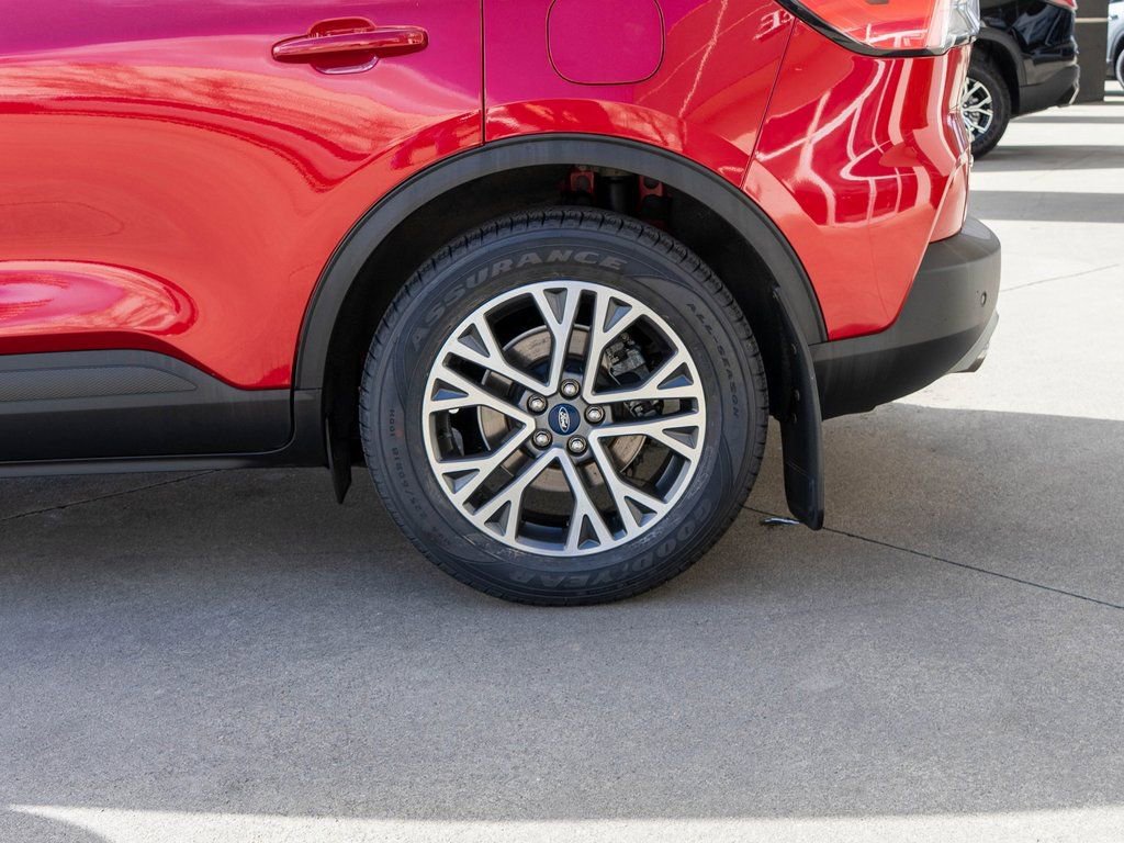 Used 2020 Ford Escape SEL image 29