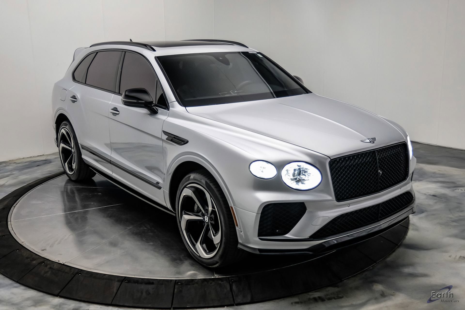 Used 2022 Bentley Bentayga AWD/4WD image 23