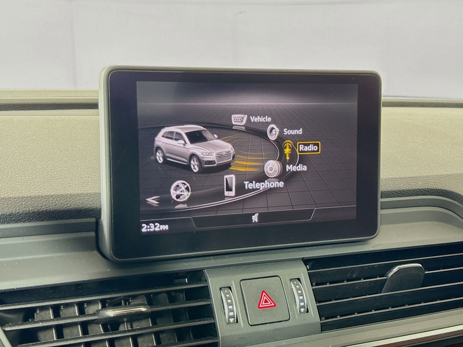 Used 2019 Audi Q5 2.0T Premium w/ Convenience Package image 16