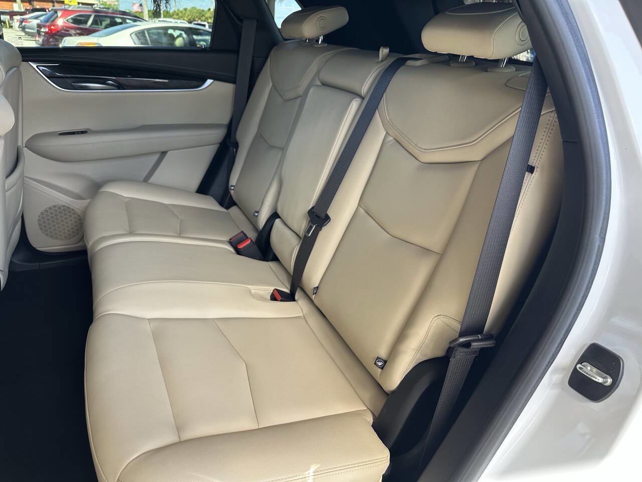 Used 2018 Cadillac XT5 FWD w/ LPO, Wheel Lock Package image 22