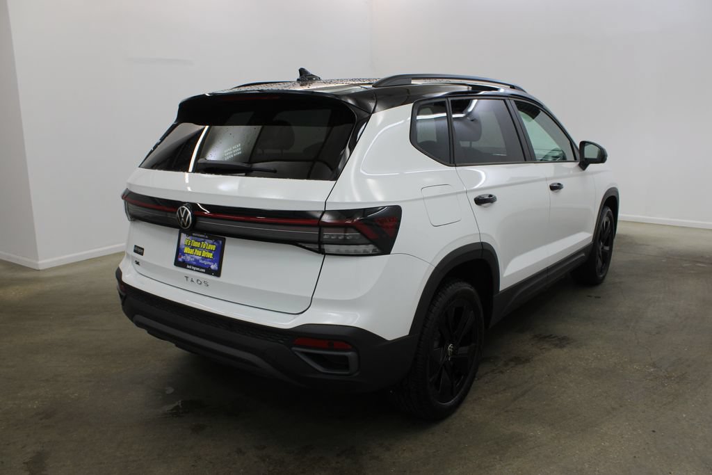 New 2026 Volkswagen Taos SE FWD image 5