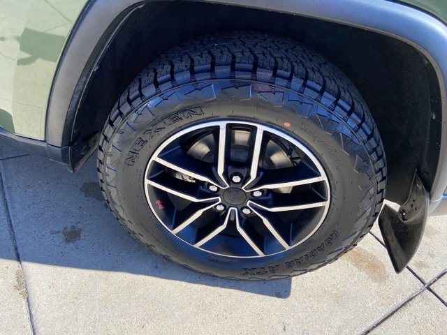 Used 2020 Jeep Grand Cherokee Trailhawk AWD/4WD image 30