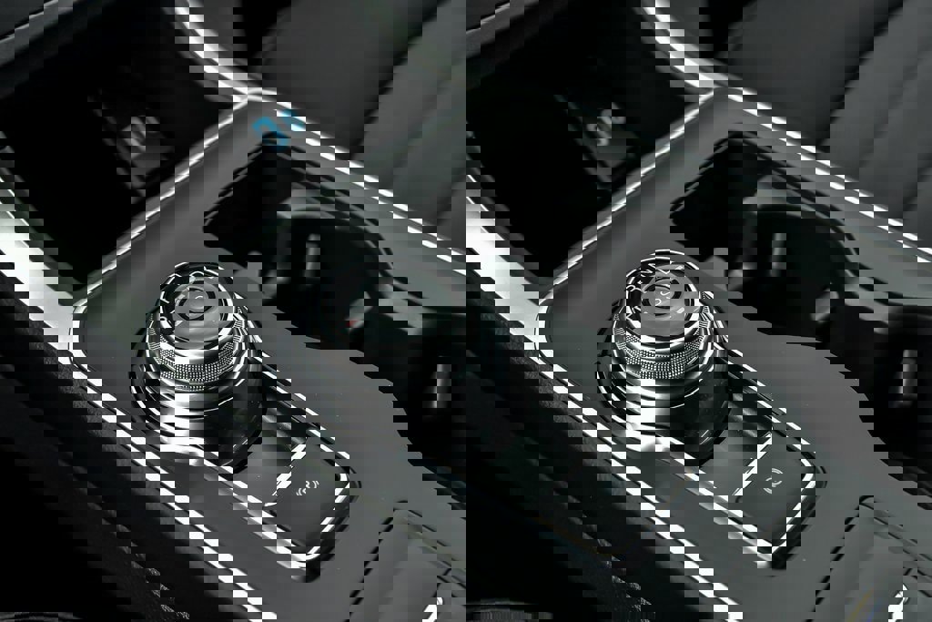 New 2024 Ford Edge SE w/ Black Appearance Package image 40