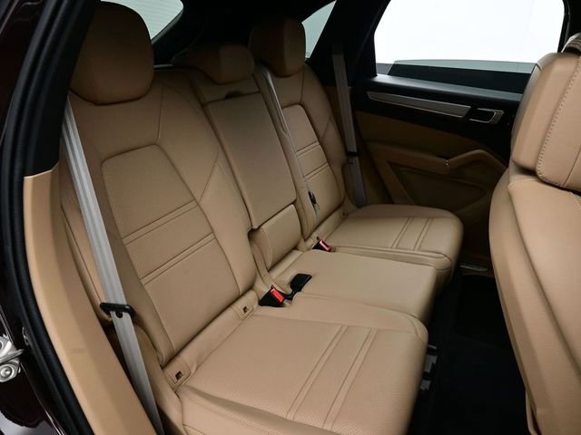 Certified 2023 Porsche Cayenne S Platinum image 17