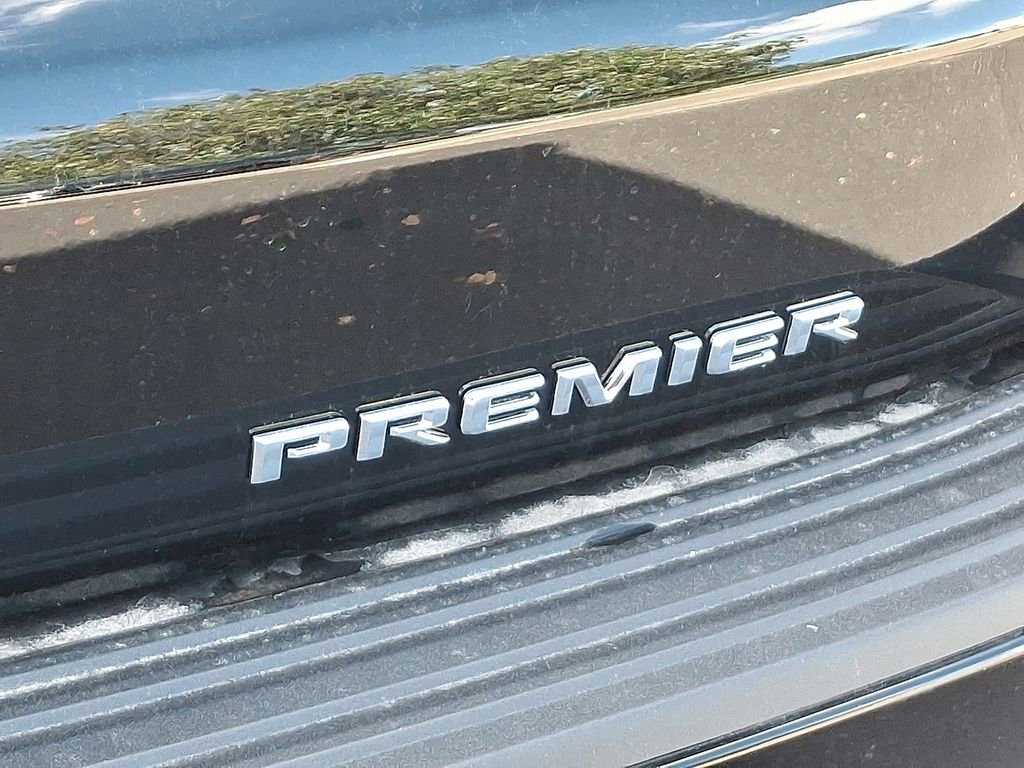 New 2026 Chevrolet Suburban Premier image 12