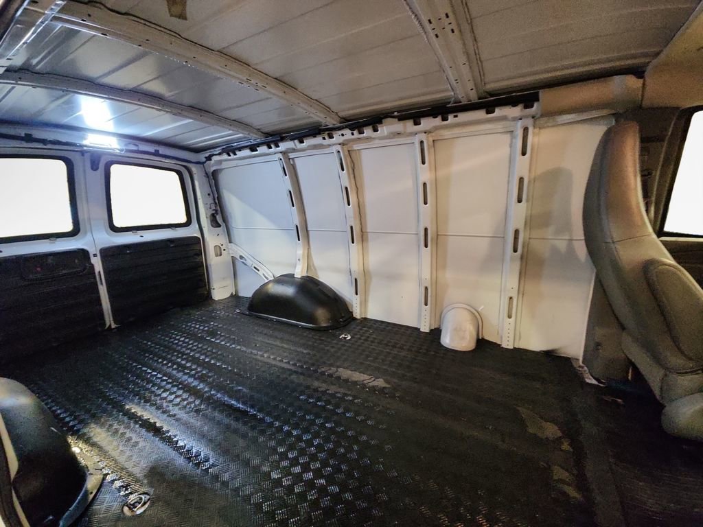 Used 2022 Chevrolet Express 2500 w/ Driver Convenience Package RWD image 24
