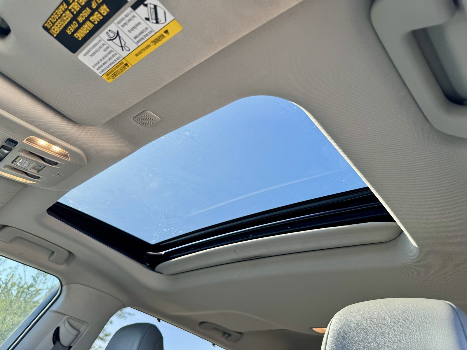 Used 2020 Toyota Highlander XLE image 12