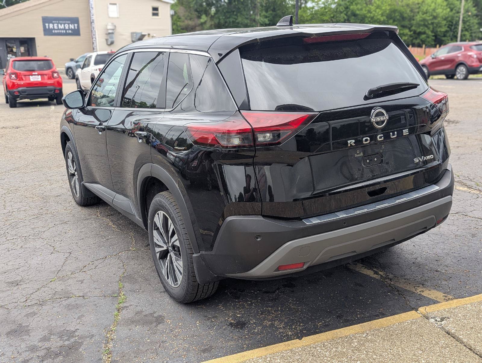 Used 2023 Nissan Rogue SV AWD/4WD image 5