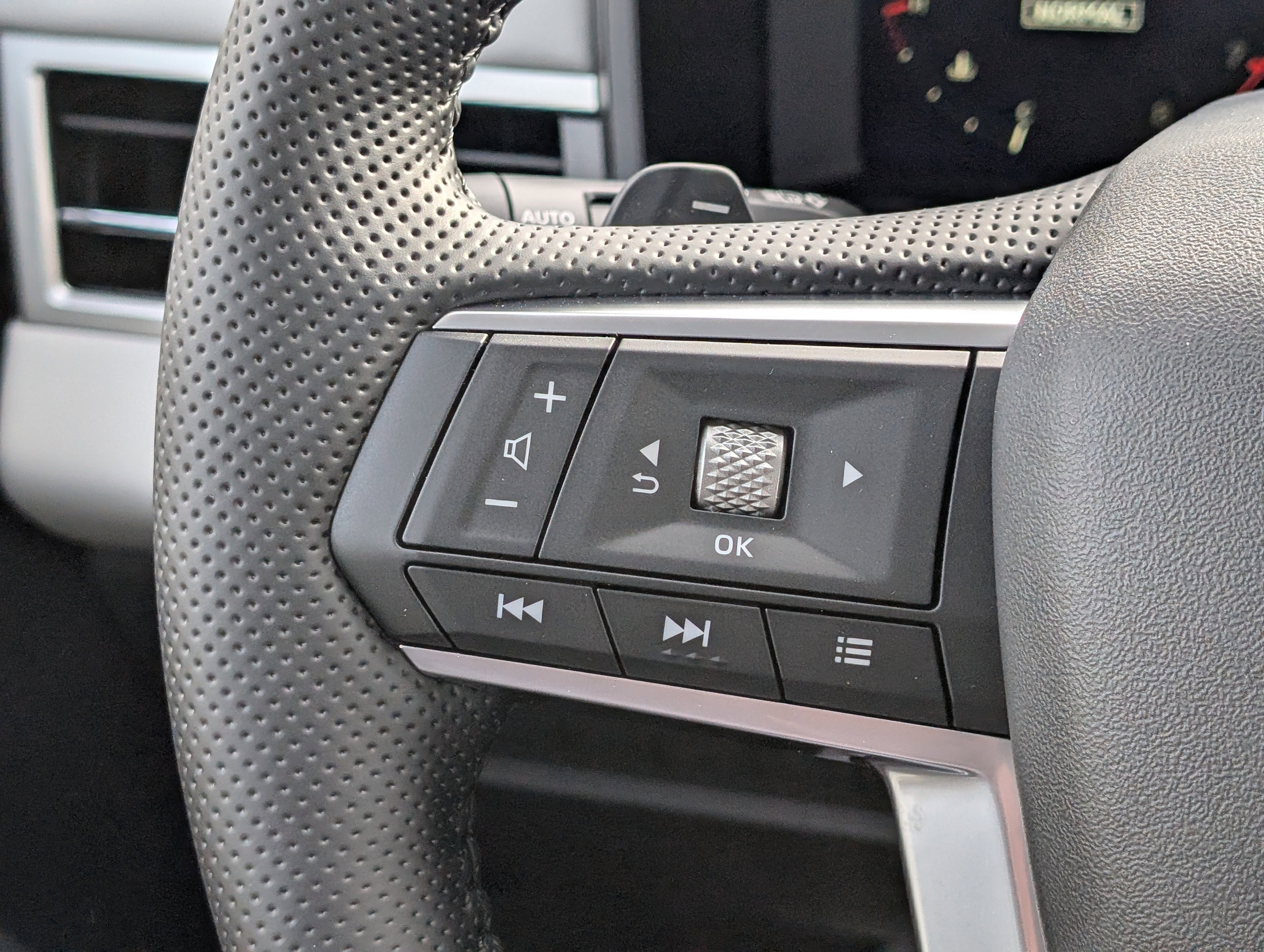 New 2026 Mitsubishi Outlander SEL image 25