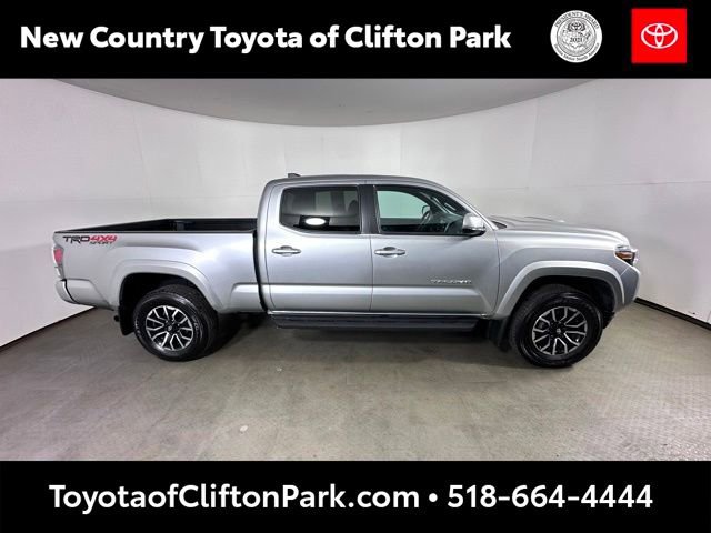 Used 2022 Toyota Tacoma TRD Sport AWD/4WD image 2