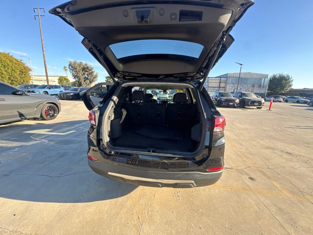 Used 2023 Chevrolet Equinox LT w/ Driver Convenience Package FWD image 7
