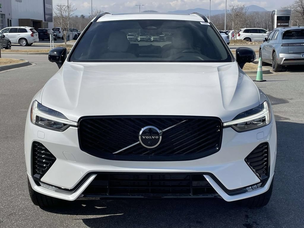 New 2026 Volvo XC60 B5 Plus w/ Protection Package Premier AWD/4WD image 23