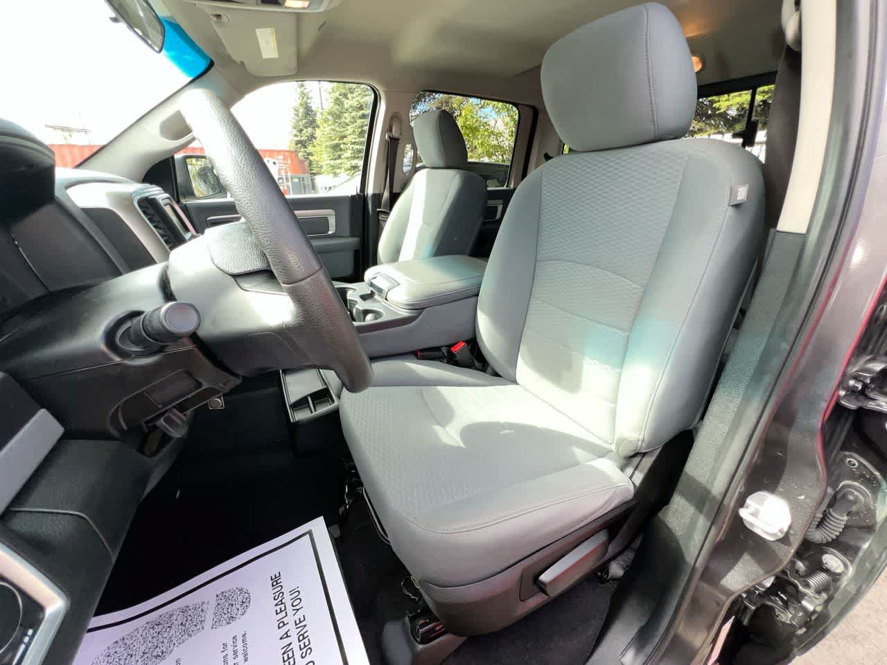 Used 2019 RAM 1500 Classic SLT AWD/4WD image 11