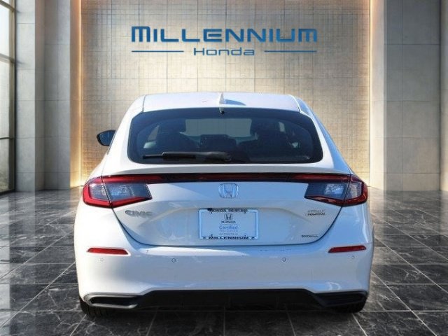 Used 2025 Honda Civic Sport Touring image 4