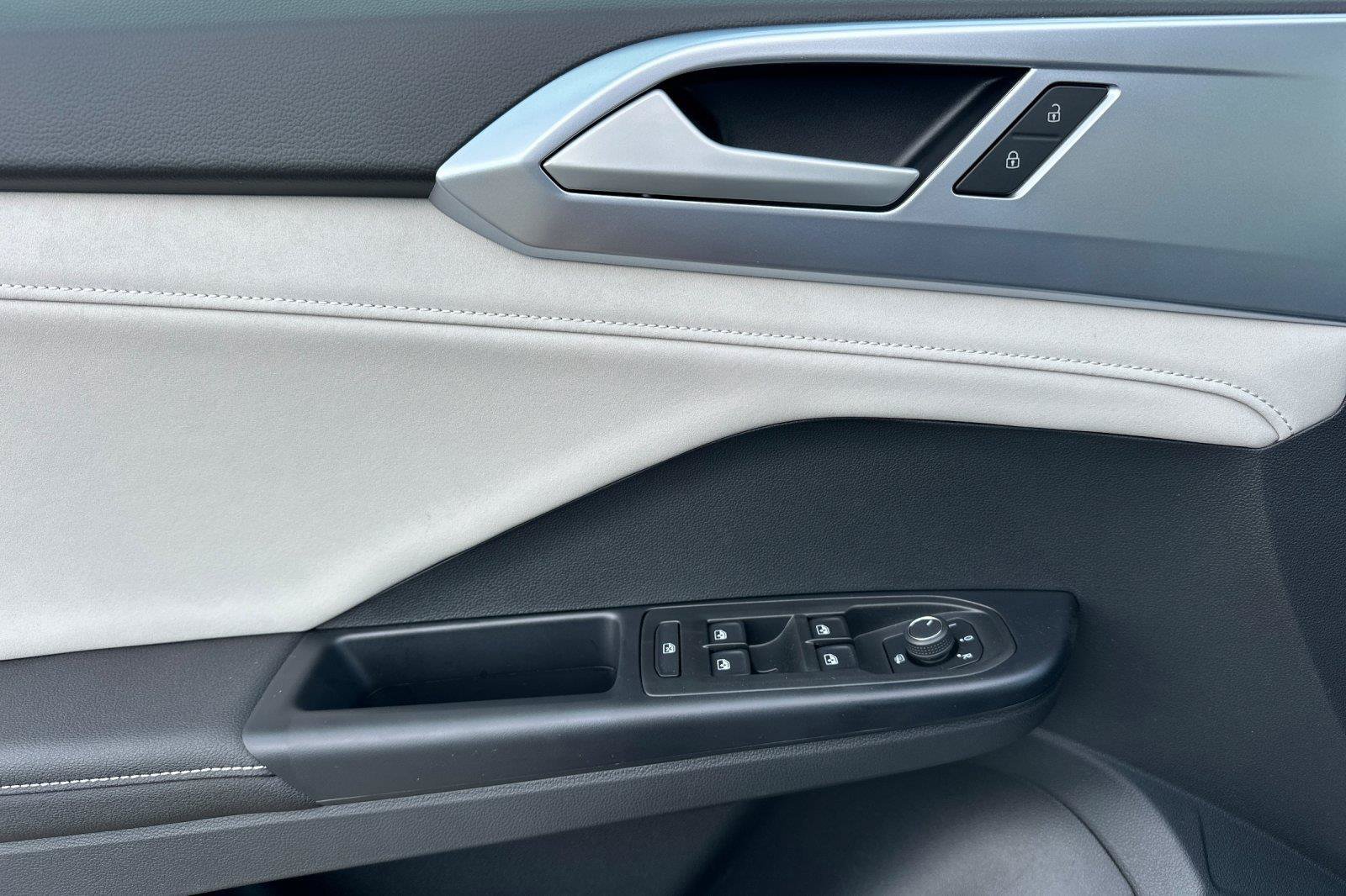 New 2026 Volkswagen Taos SE AWD/4WD image 10