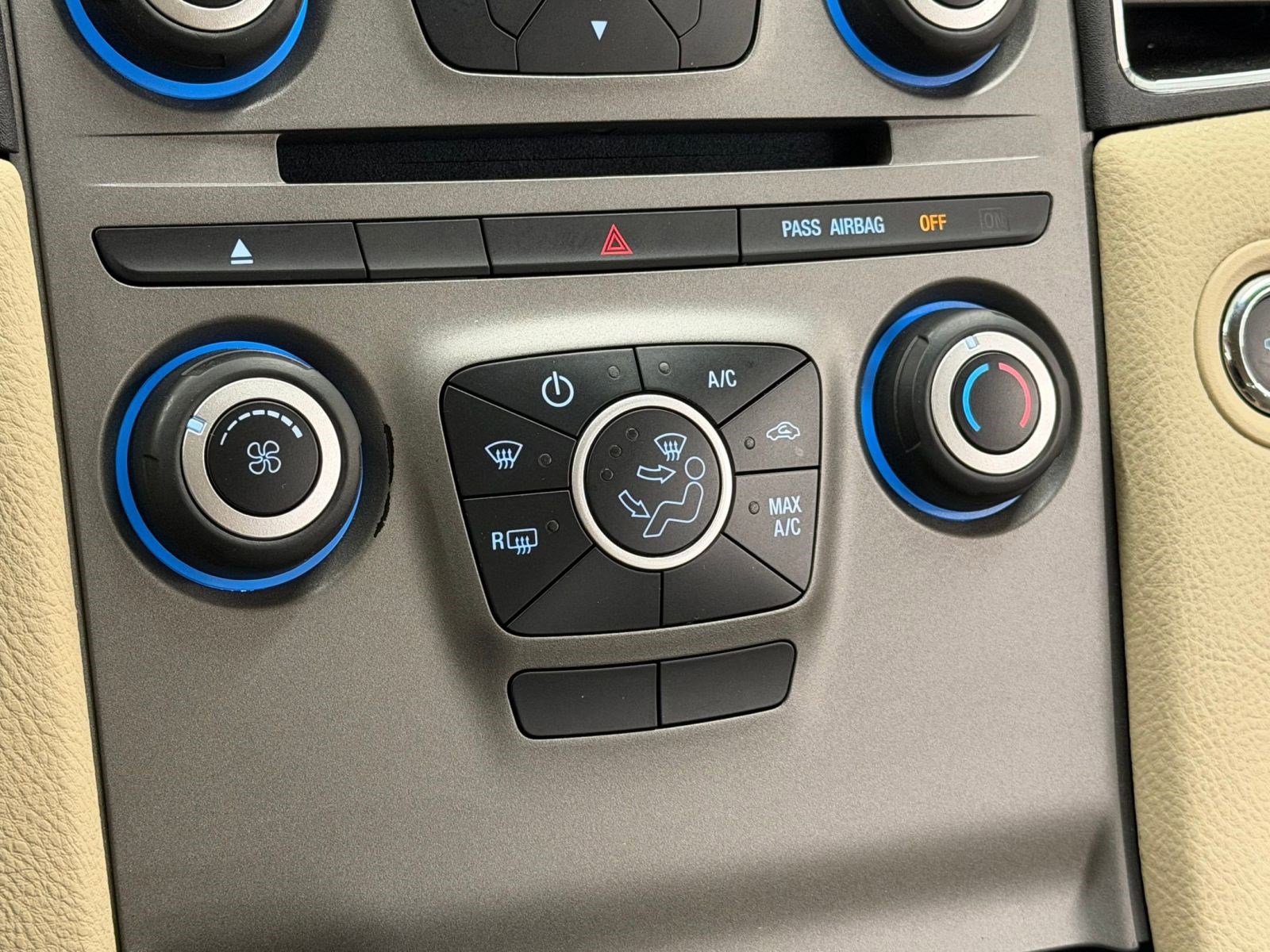 Used 2017 Ford Taurus SE image 17