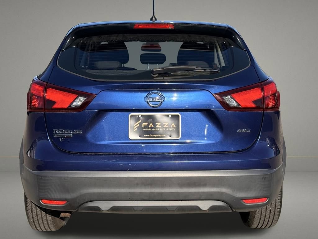 Used 2018 Nissan Rogue Sport S image 4