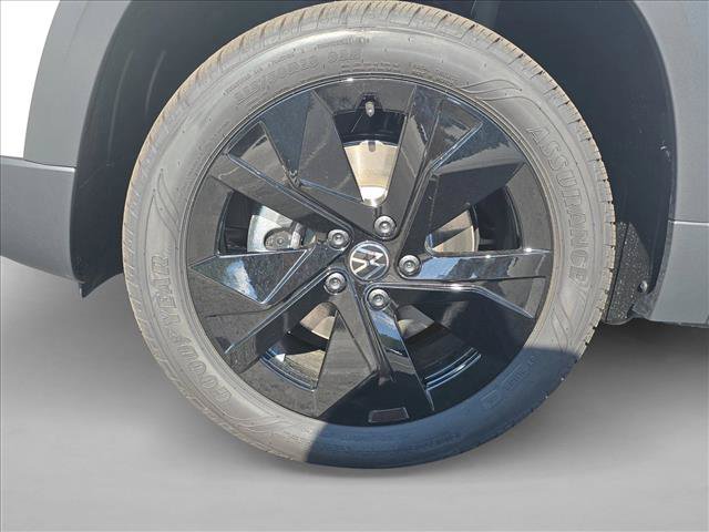 New 2026 Volkswagen Taos SE FWD image 10