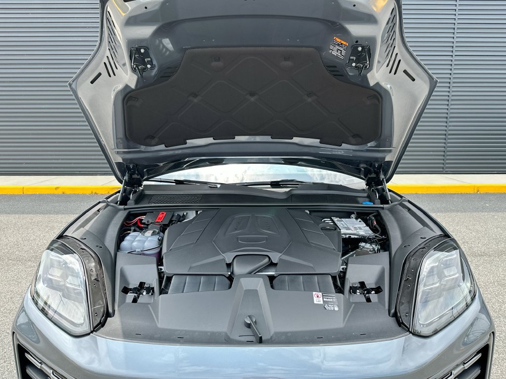 New 2026 Porsche Cayenne AWD/4WD image 33