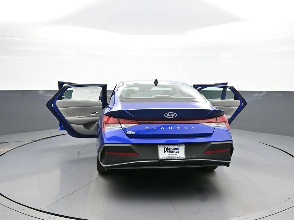 Certified 2024 Hyundai Elantra SEL FWD image 46