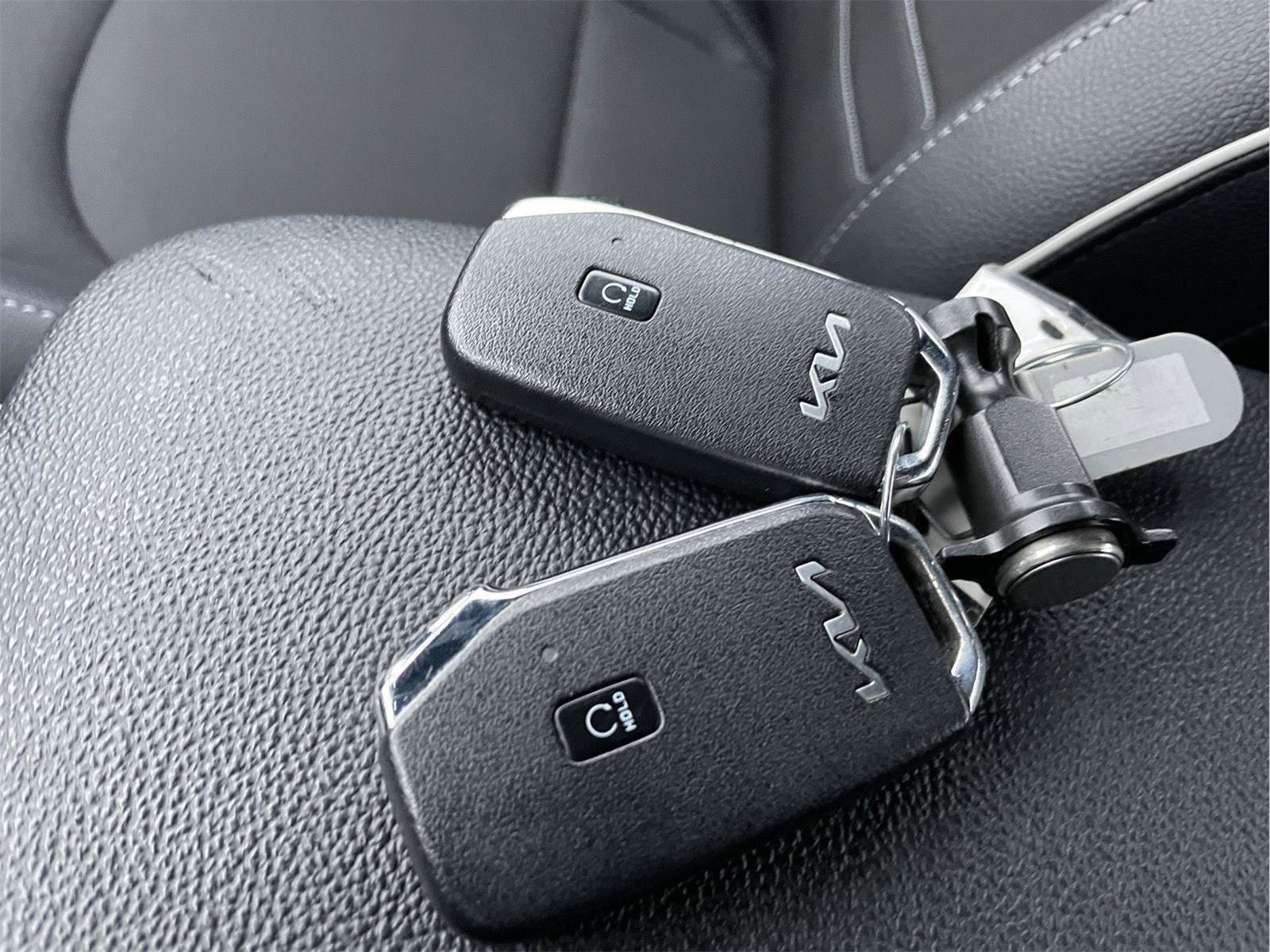 Used 2023 Kia Forte GT-Line image 31