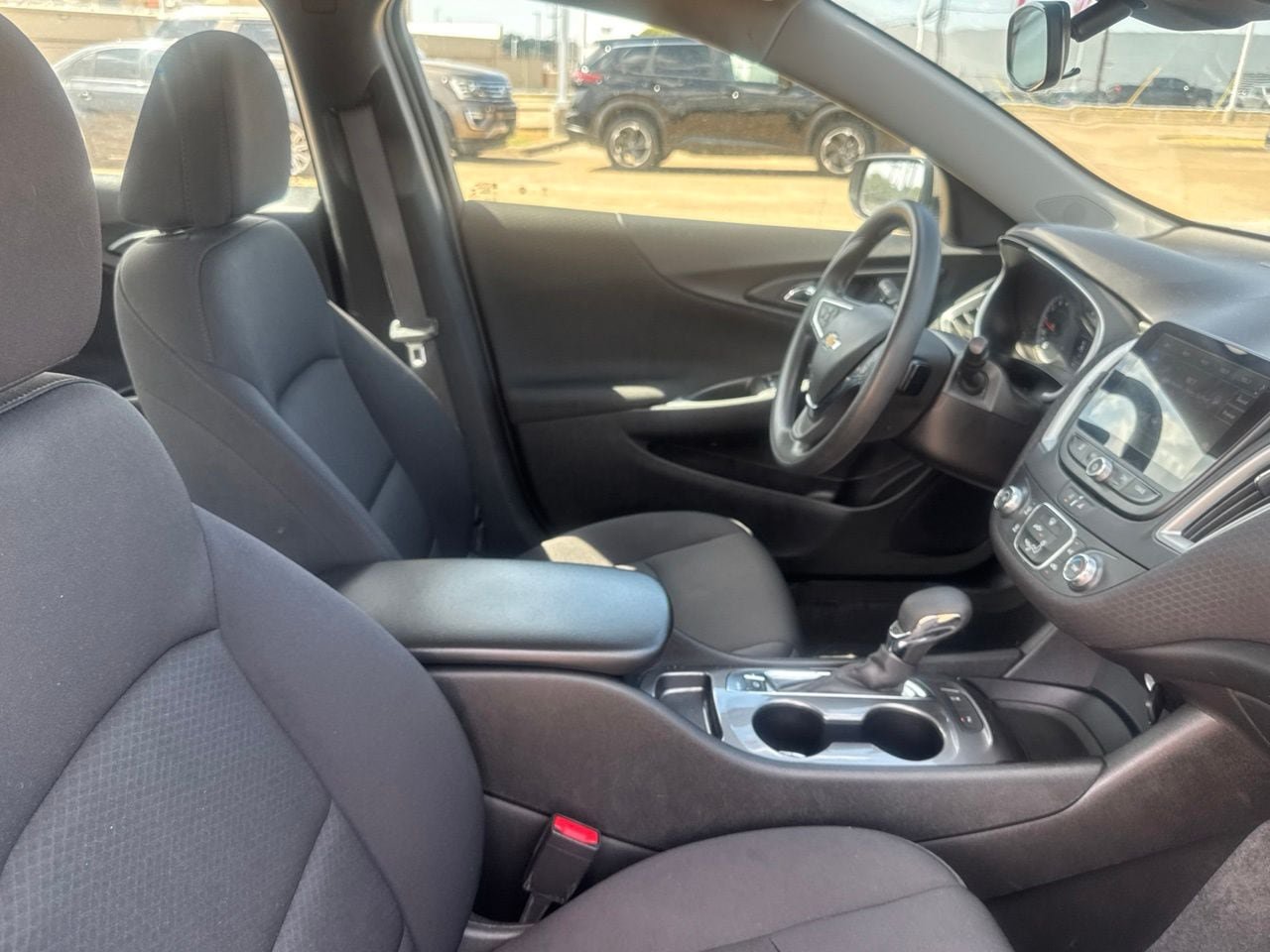 Used 2025 Chevrolet Malibu LS FWD image 33