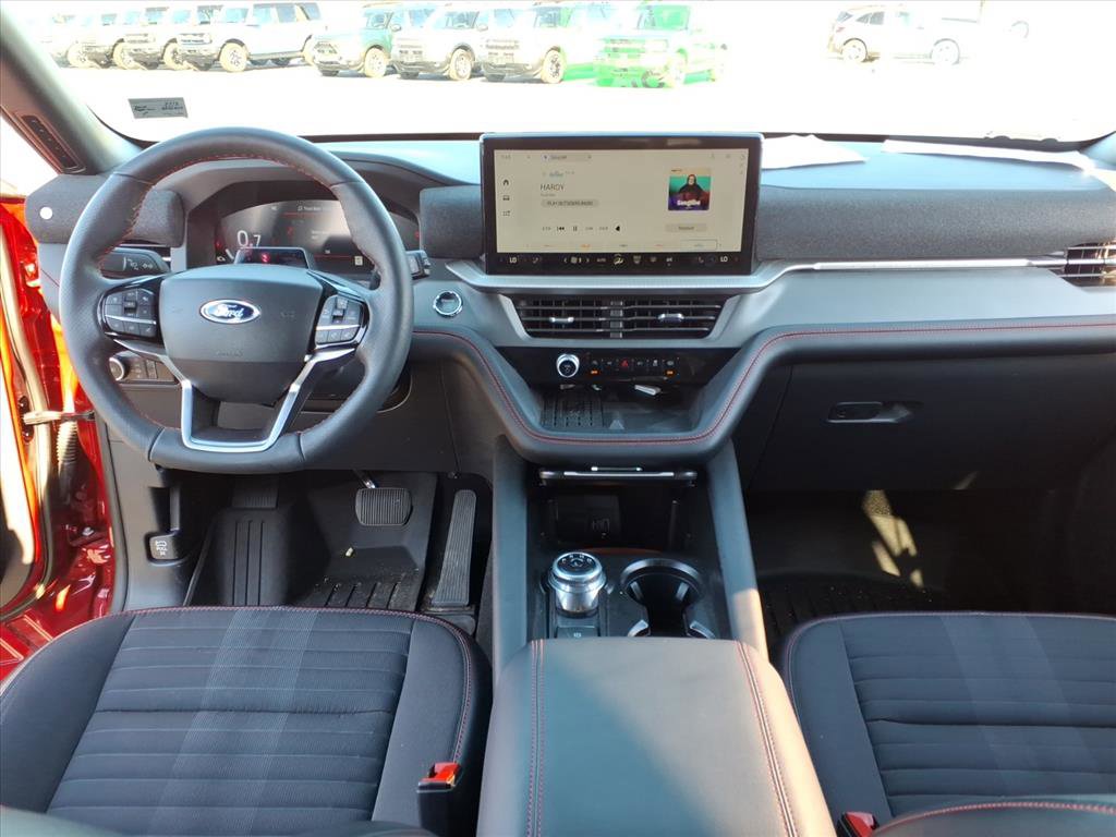 Used 2025 Ford Explorer ST-Line w/ Premium Package image 8