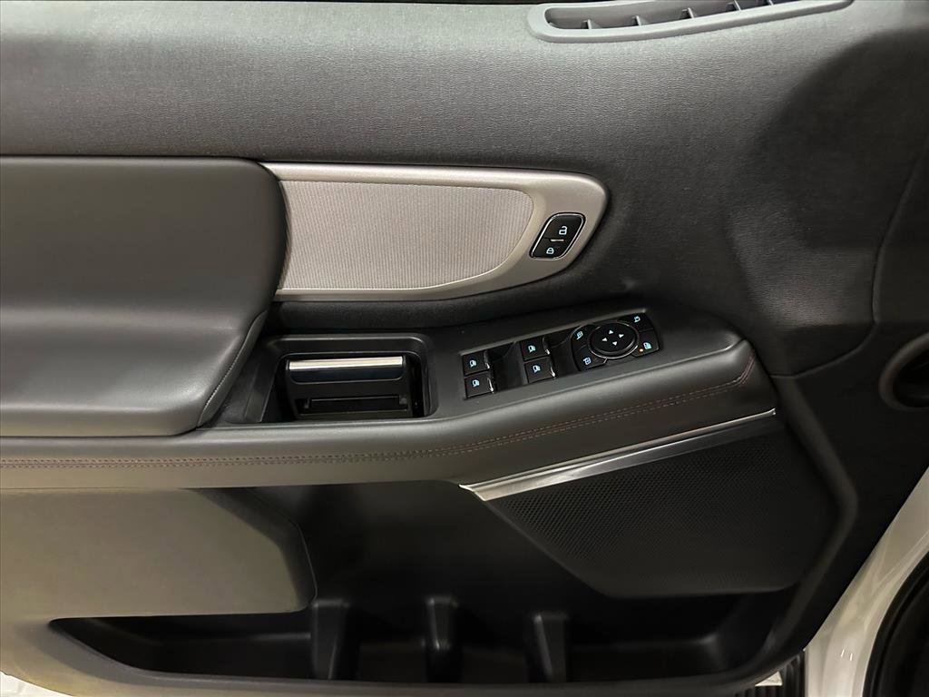 Certified 2025 Ford Expedition Active image 18