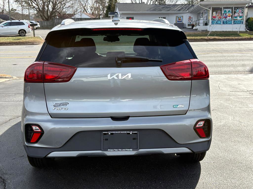 Used 2022 Kia Niro EX image 4