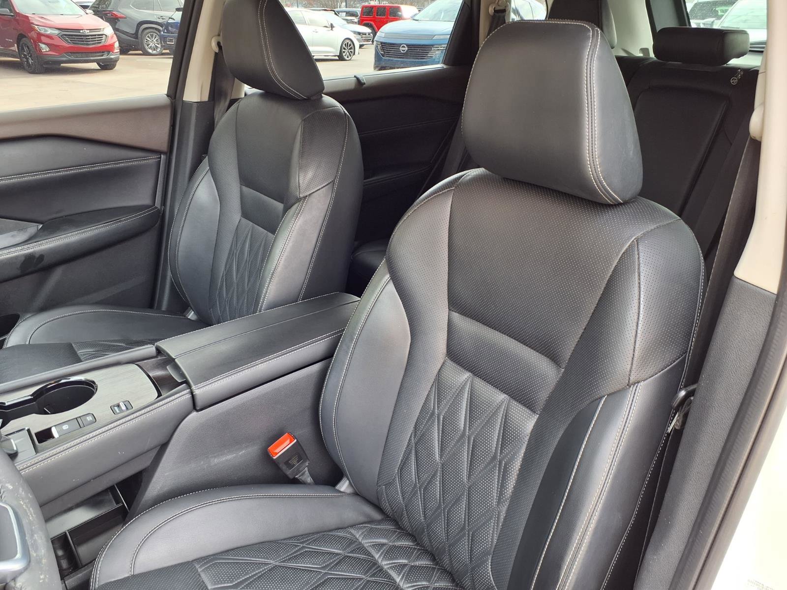 Used 2021 Nissan Rogue Platinum image 12