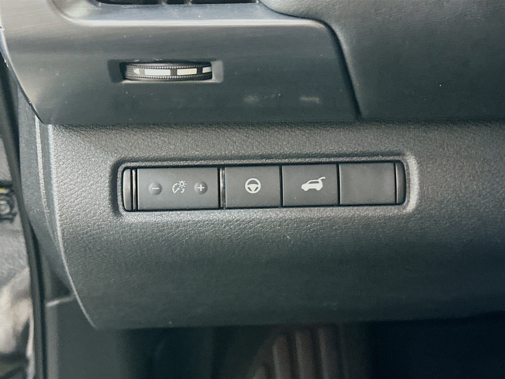 Used 2023 Nissan Pathfinder SL AWD/4WD image 16
