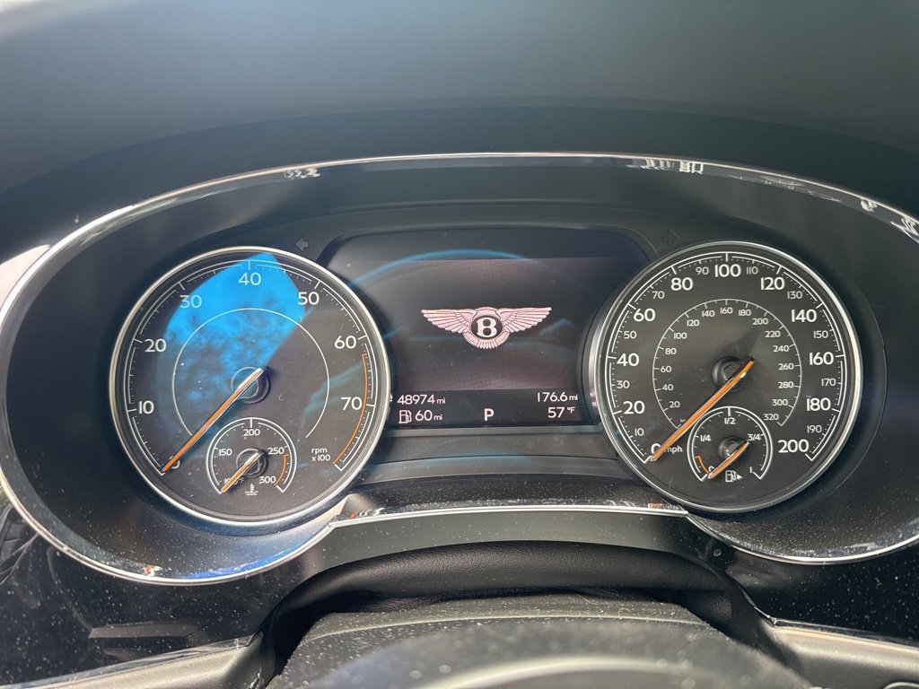 Used 2018 Bentley Bentayga Activity image 24