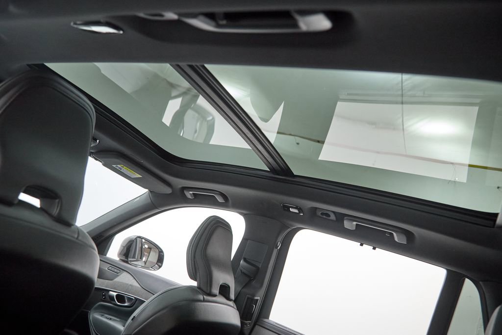 Certified 2023 Volvo XC90 T8 Ultimate w/ Protection Package Premier image 27