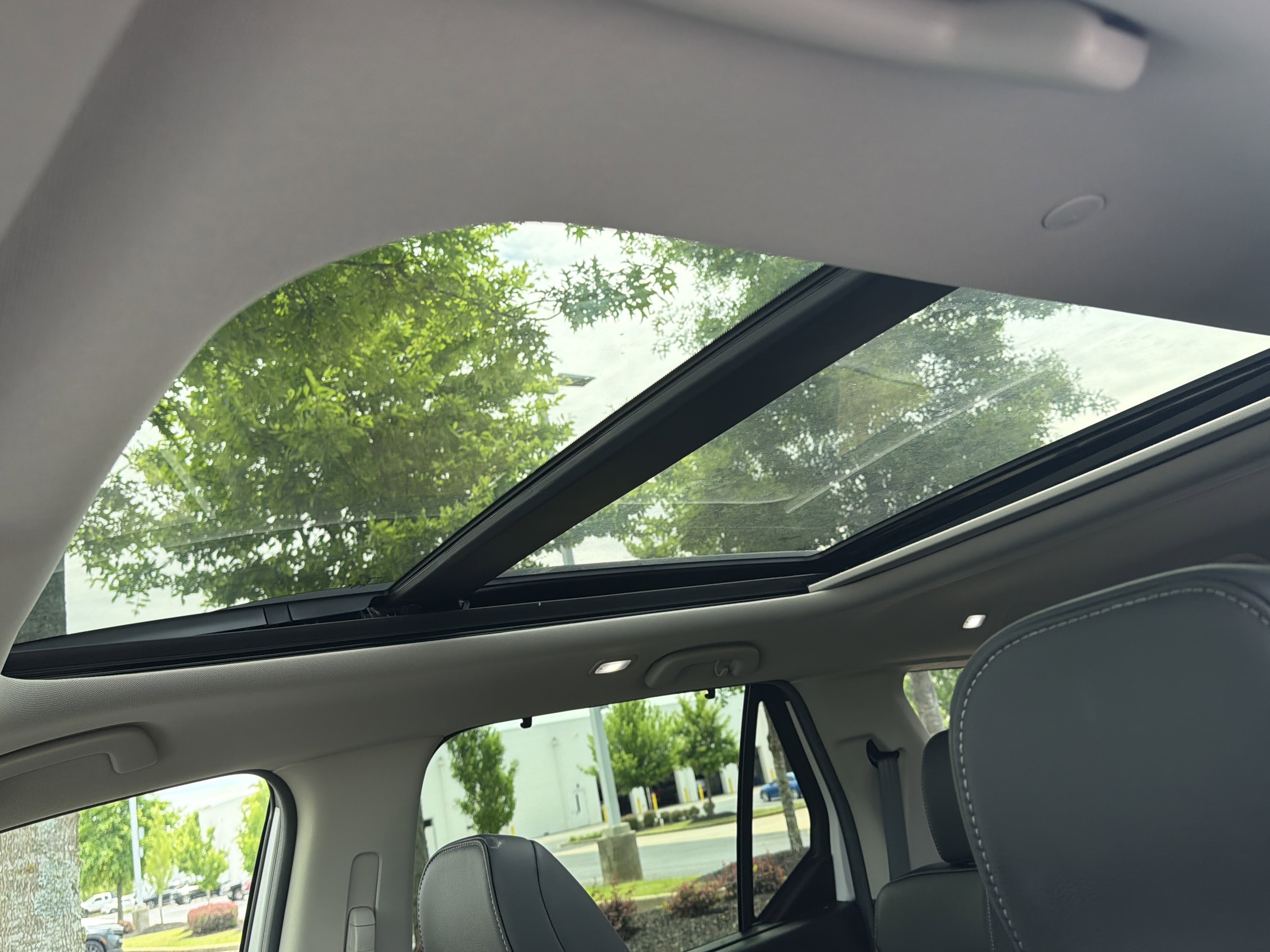 Certified 2025 Honda Pilot Touring image 11