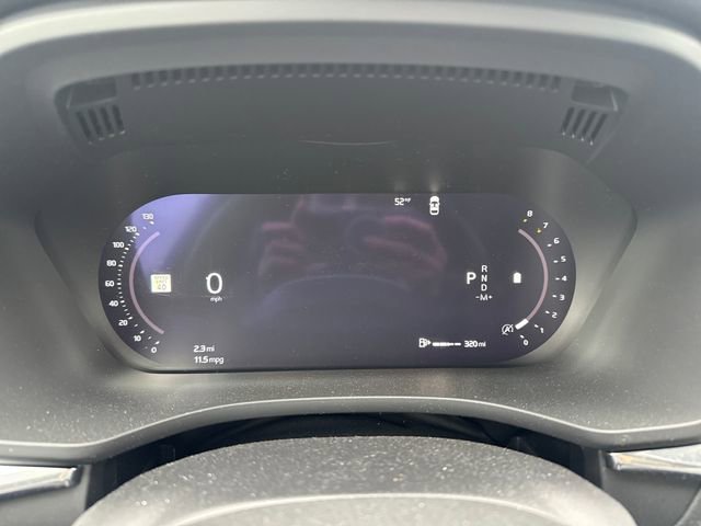 Used 2025 Volvo XC60 B5 Plus image 25