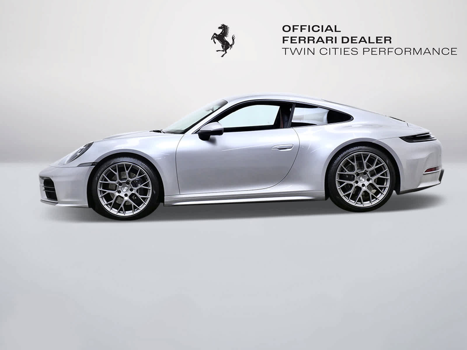 Used 2025 Porsche 911 Carrera RWD image 2