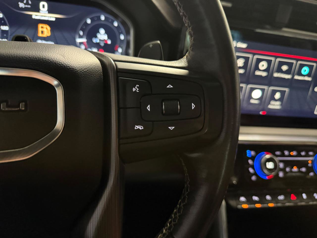 Used 2023 GMC Sierra 1500 Denali Ultimate AWD/4WD image 30