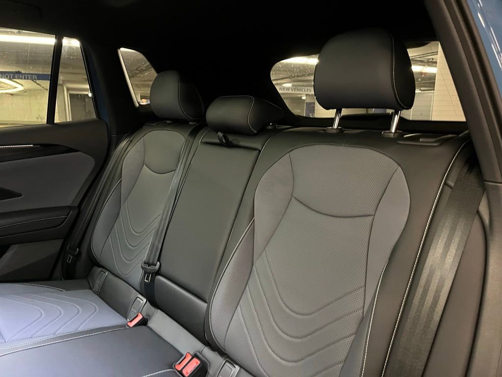 New 2025 Volkswagen Tiguan SE R-Line image 23