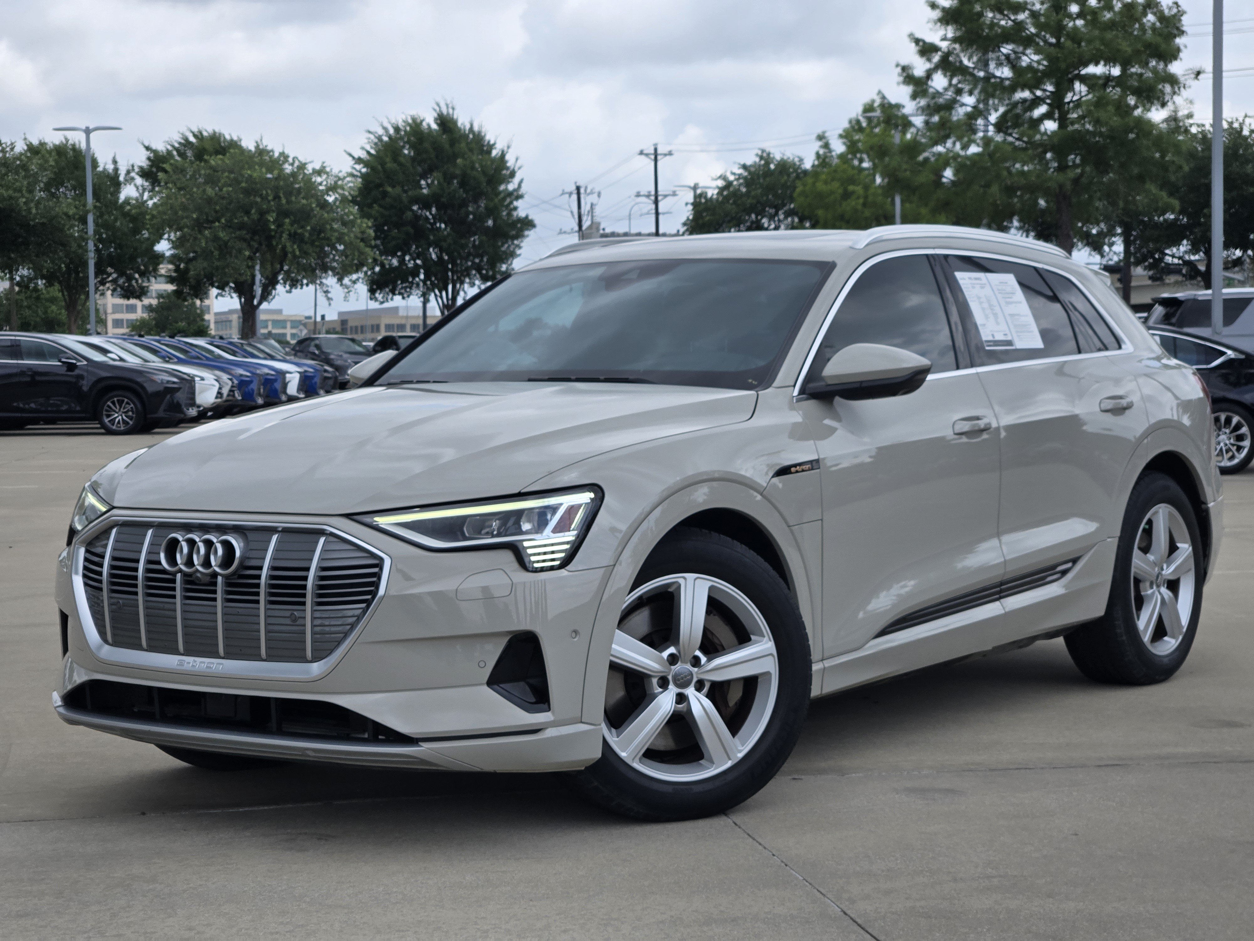 Used 2019 Audi e-tron Prestige w/ Prestige Package AWD/4WD image 1