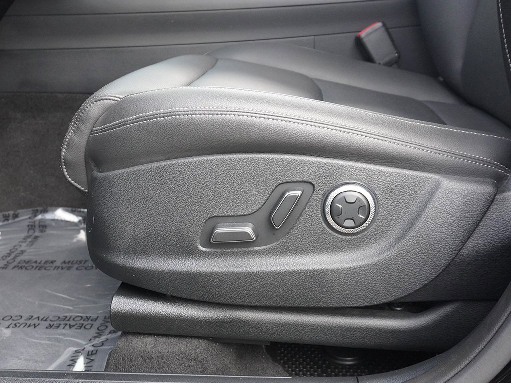 Used 2024 Genesis GV70 2.5T image 32