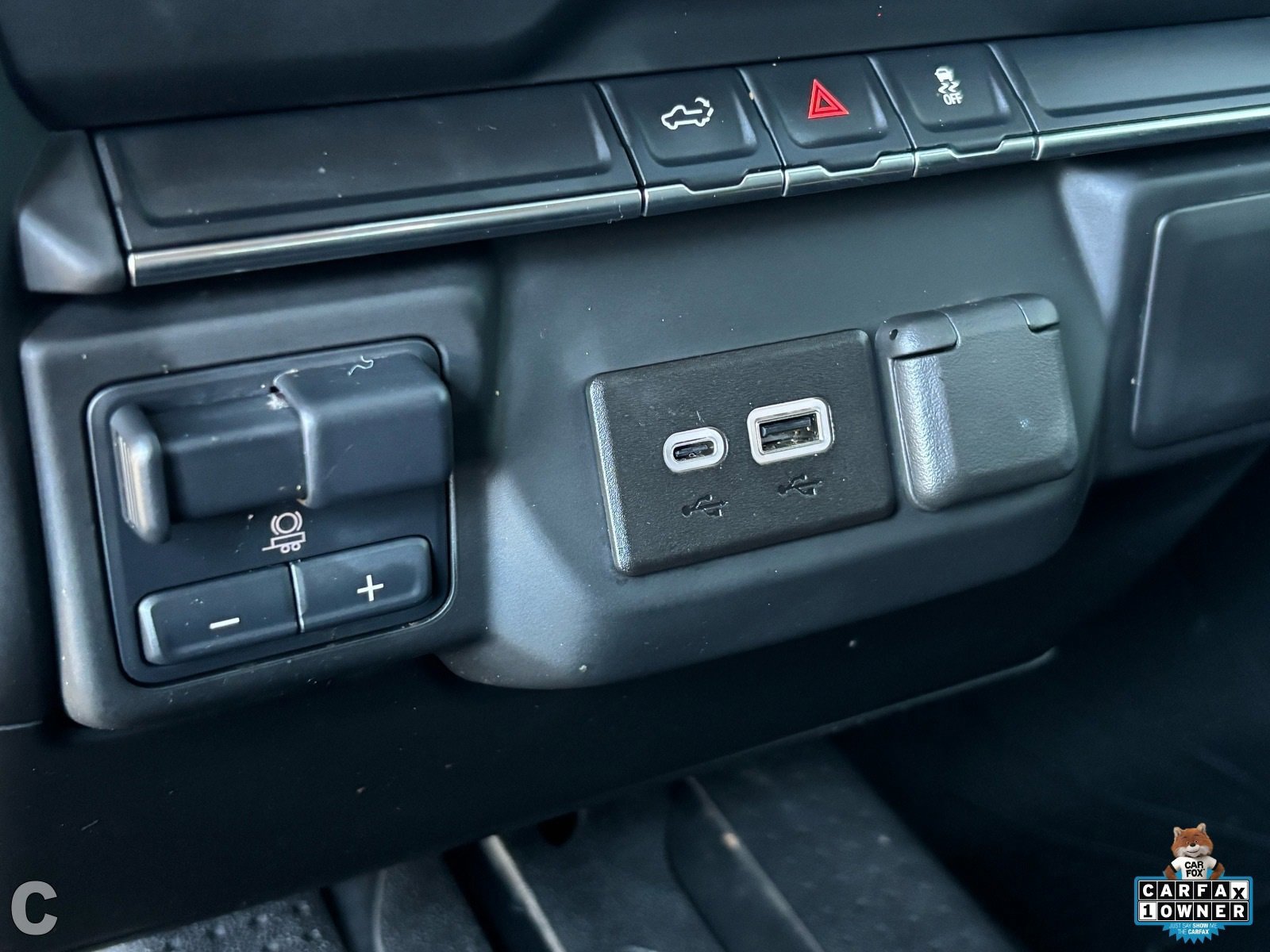 Used 2023 Chevrolet Silverado 2500 Custom w/ Custom Value Package image 23