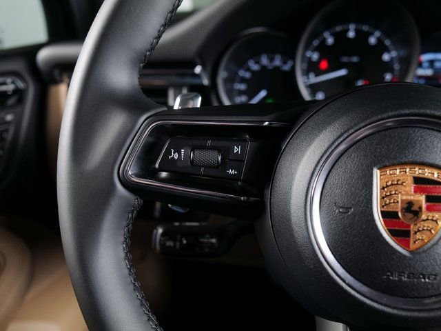 Certified 2026 Porsche Macan AWD/4WD image 23