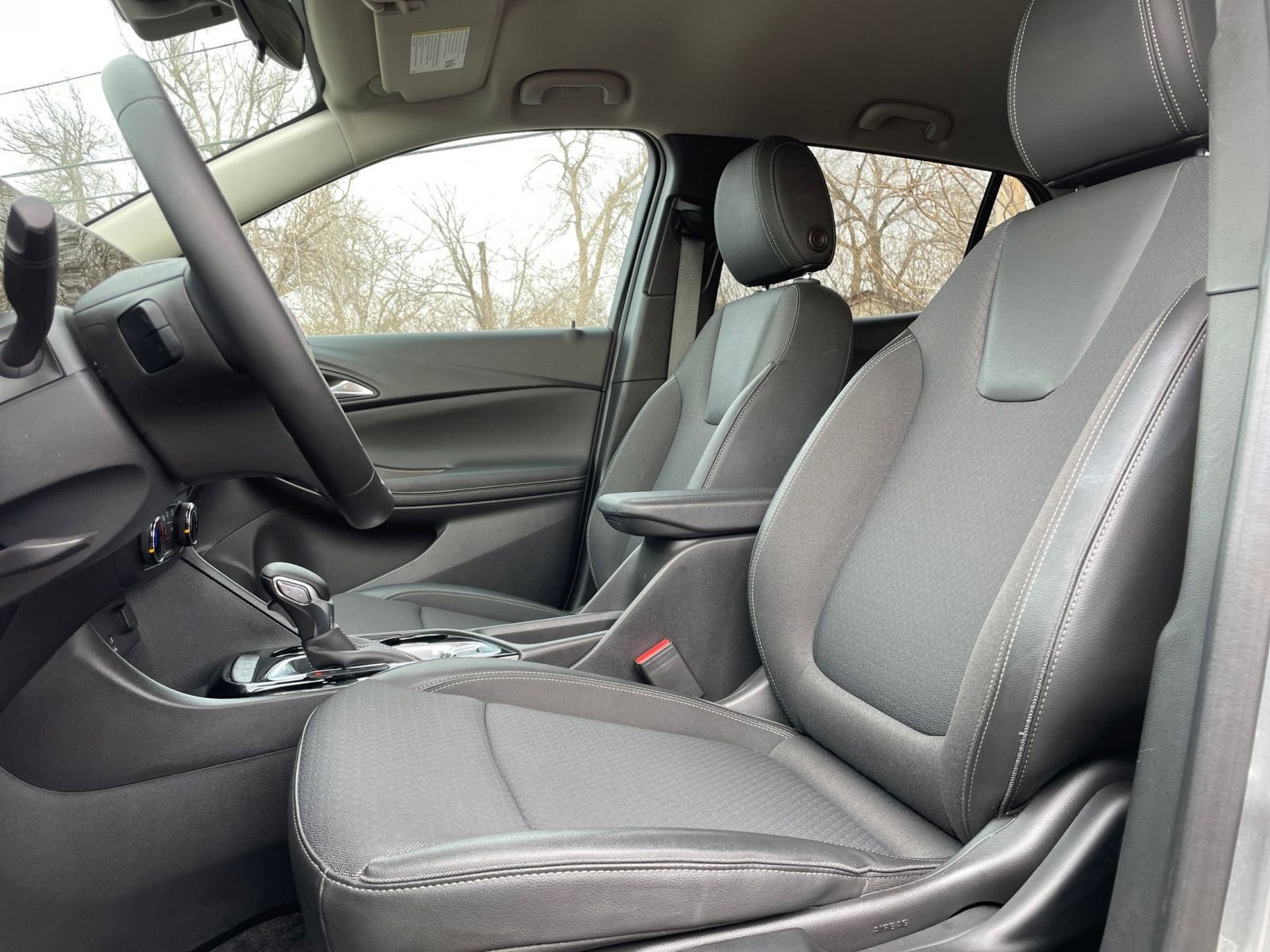 Used 2025 Buick Encore GX Preferred image 25