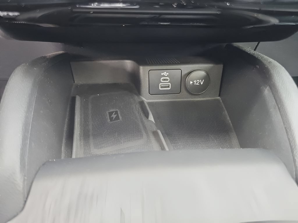 Used 2025 Ford Escape Platinum AWD/4WD image 17