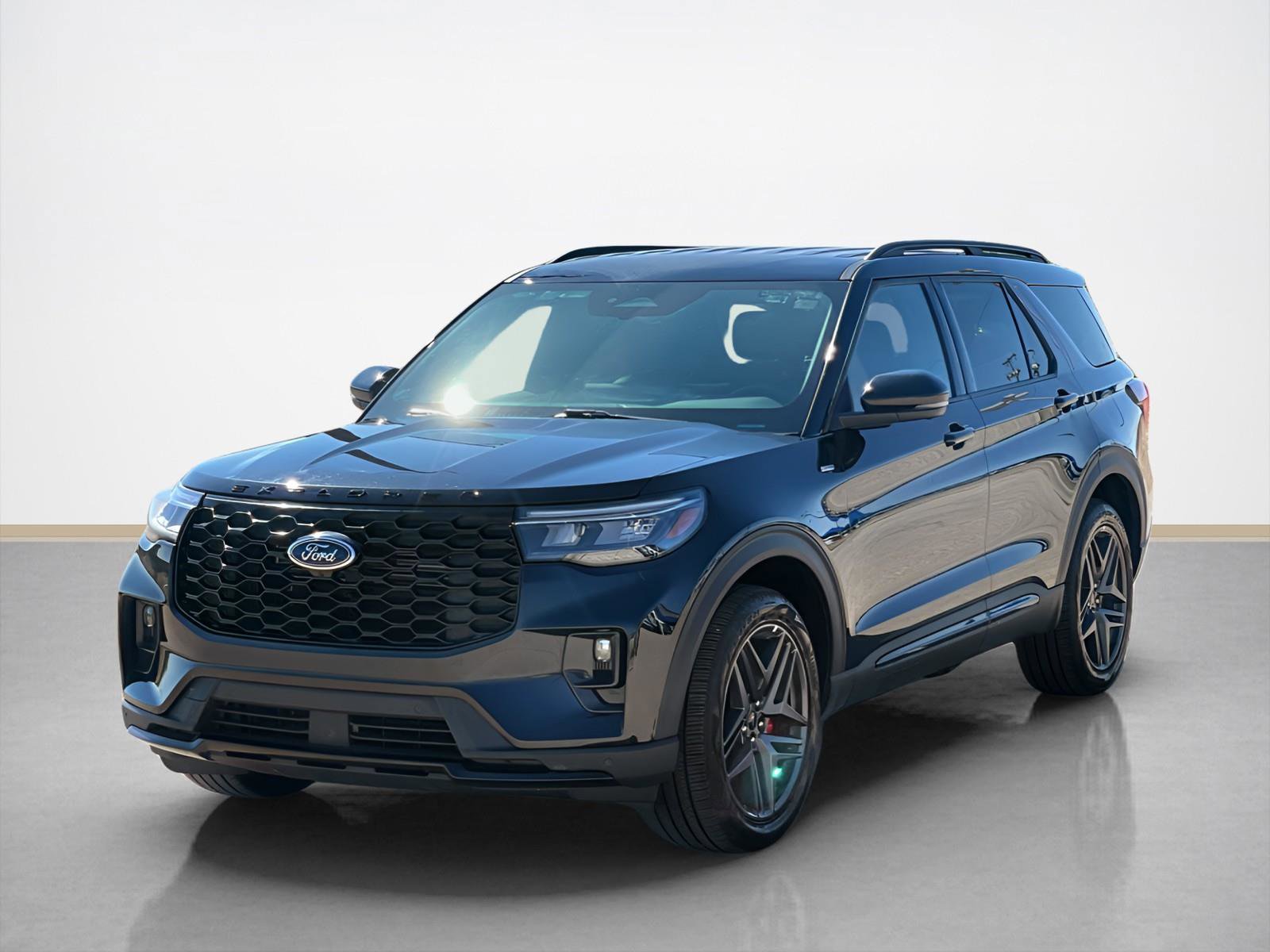 Used 2025 Ford Explorer ST-Line w/ ST-Line Street Pack image 3