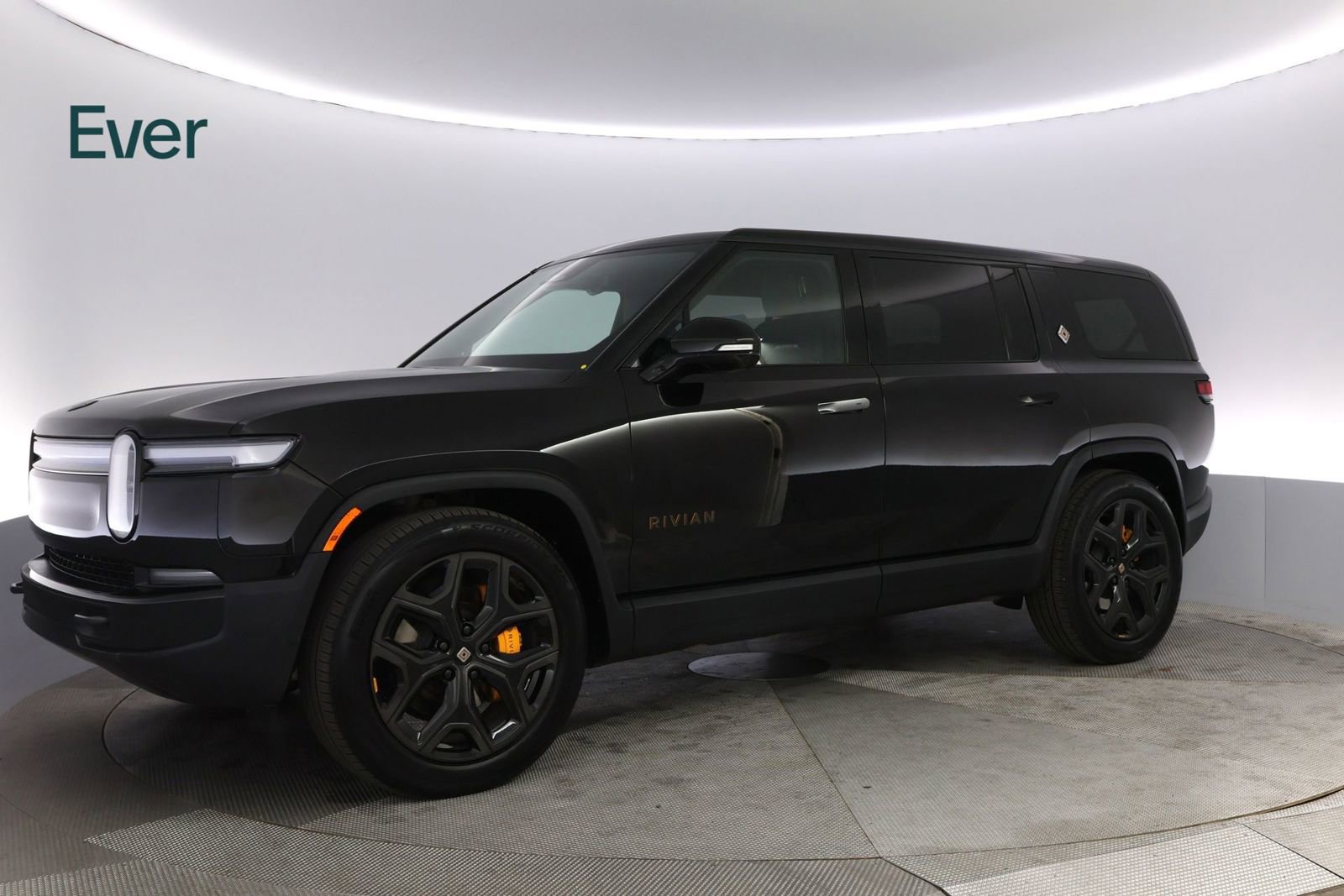 Used 2025 Rivian R1S Premium image 18
